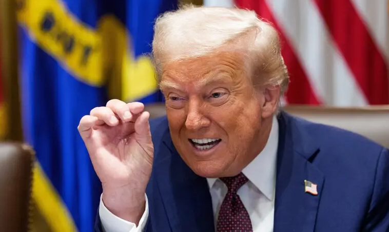 Трамп замість "короткої екскурсії" отримав паливну кризу: війна з Іраном пішла не за планом, - Reuters